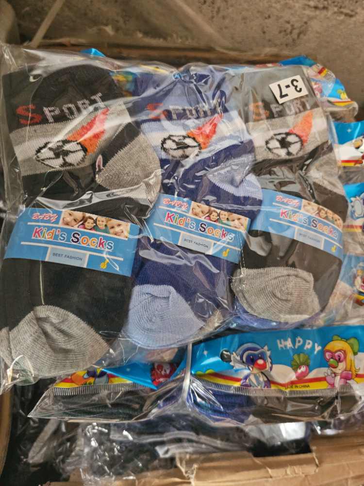 Grossiste chaussettes homme femme enfant