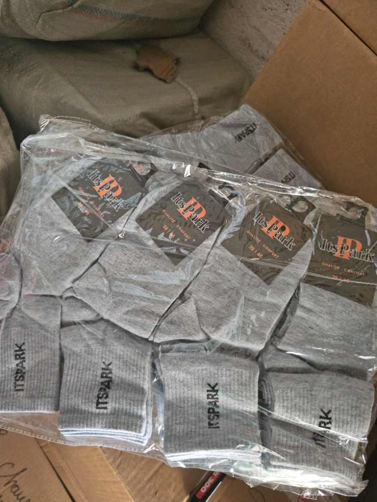 Grossiste chaussettes homme femme enfant