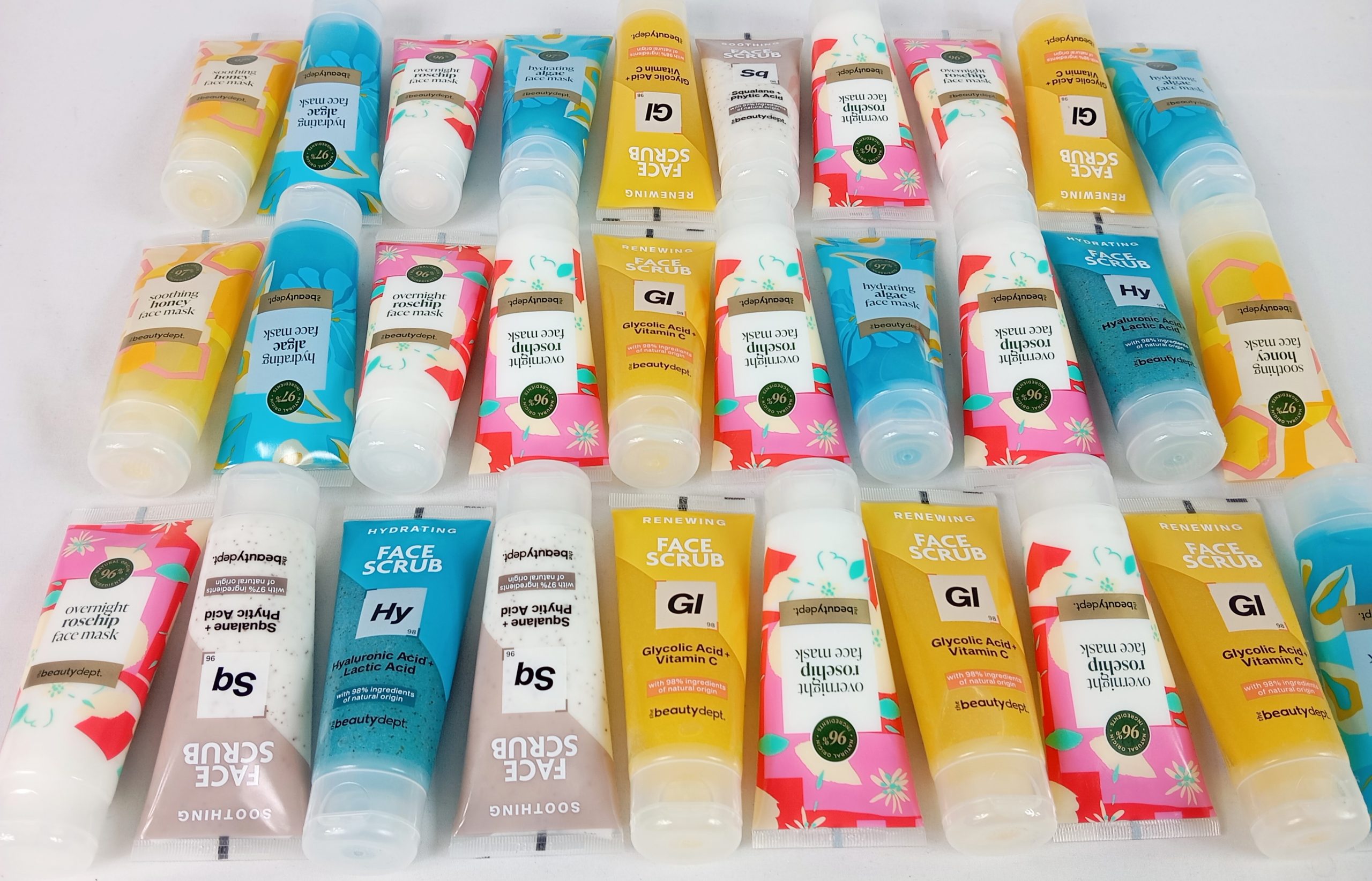 Lot de 30 Flacons / Tubes pour visage gommage et hydratent 98 % naturel 75 ml ( 0.50 cts / pcs )