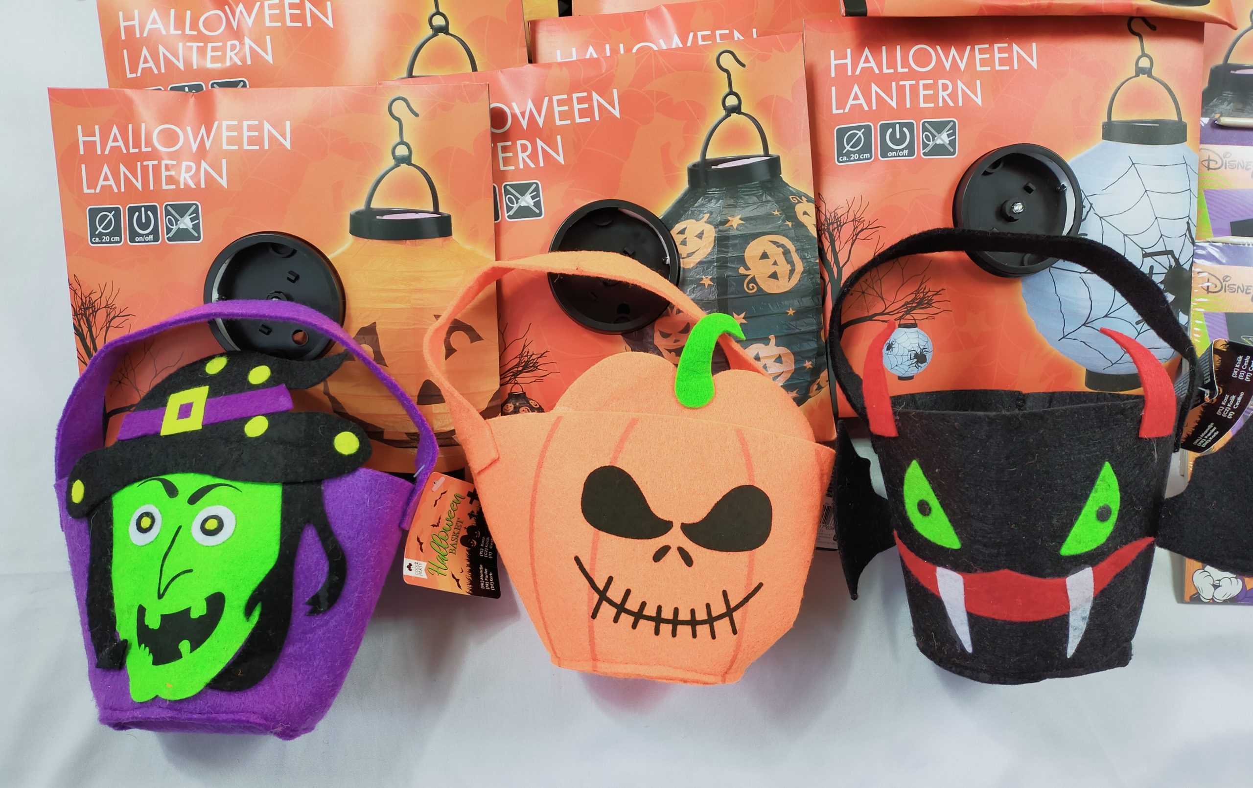 Lot de 96 Articles d’Halloween Listing en description ( 0.78 cts / pcs )