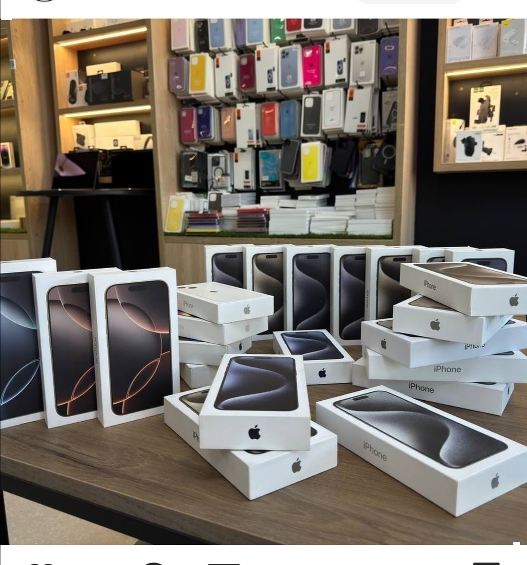 Lot, Samsung S25, Samsung S25 Ultra, iPhone 16 Pro, iPhone 16 Pro Max, iPhone 16, Sony PS5, iPhone 15, iPhone 15 Pro, iPhone 14, iPhone 14 Pro, iPad, Apple Watch